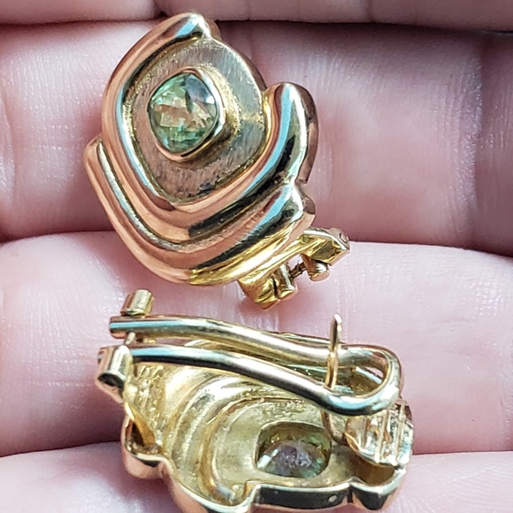 Rare 18kt Gold and Peridot Bruno Guidi Earrings - Picture 7 of 8